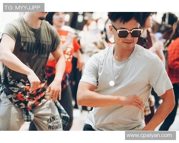 姚明蝴蝶舞展现优雅与力量的完美结合引领篮球新风潮 姚明蝴蝶舞展现优雅与力量的完美结合引领篮球新风潮