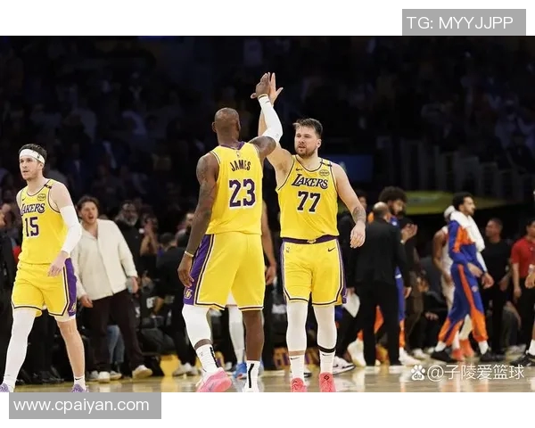 湖人队球员伤愈复出,重返赛场活力十足 湖人队球员伤愈复出,重返赛场活力十足